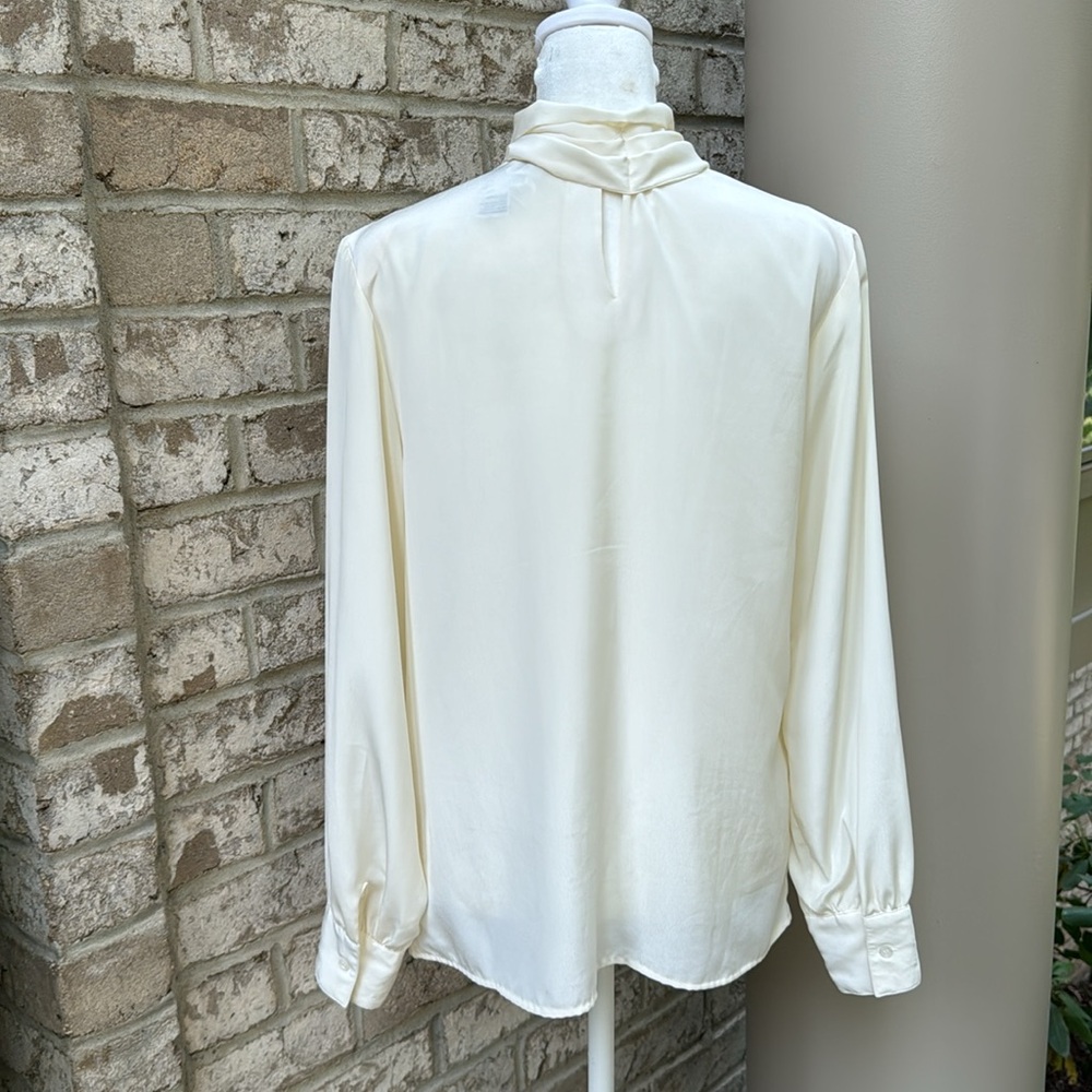 Vintage Soft Ivory Cream Tie Front Blouse - 8 Petite - Picture 5 of 14